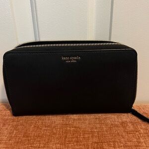 Black Kate Spade travel wallet
